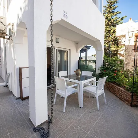 Fantastic Close To Beach With Balcony And Backyard In Bodrum Villa Gümbet