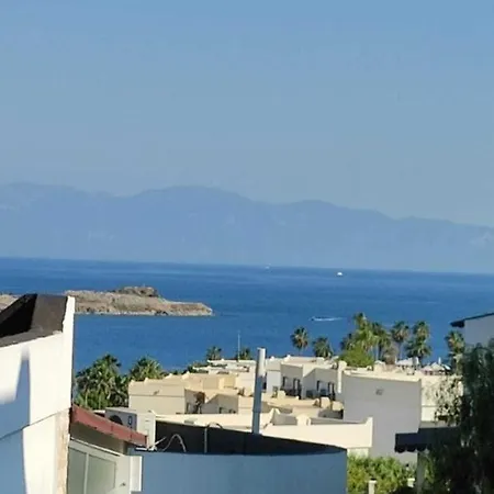 Fantastic Close To Beach With Balcony And Backyard In Bodrum Villa
