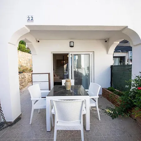 Fantastic Close To Beach With Balcony And Backyard In Bodrum ヴィラ グムベット